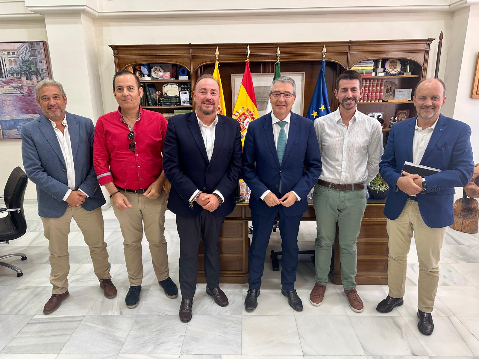 Juan Casares, presidente de CONCOVI se reúne con el Ayuntamiento del Rincón de la Victoria